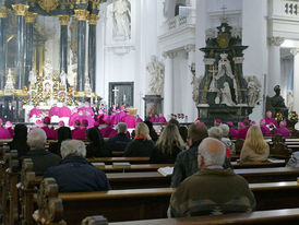 Abschlussvesper der Bischofskonferenz mit Spendung des Bonifatiussegens (Foto: Karl-Franz Thiede)